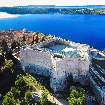 Apartman Sara Lägenhet Šibenik Exteriör bild