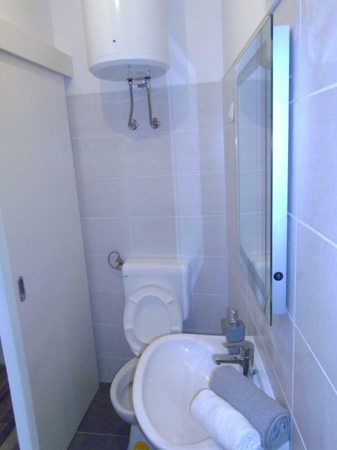 Apartman Sara Lägenhet Šibenik Exteriör bild