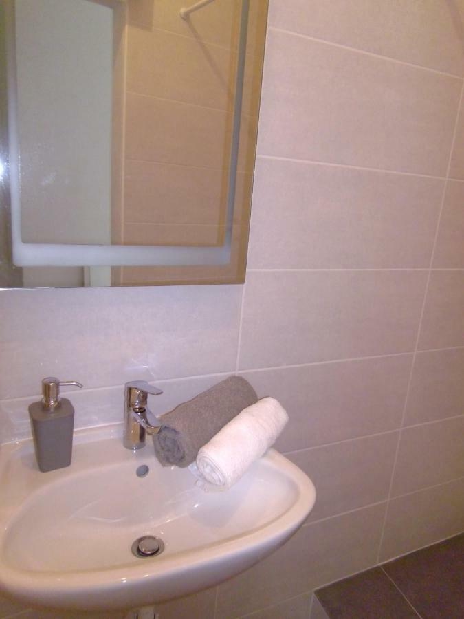 Apartman Sara Lägenhet Šibenik Exteriör bild