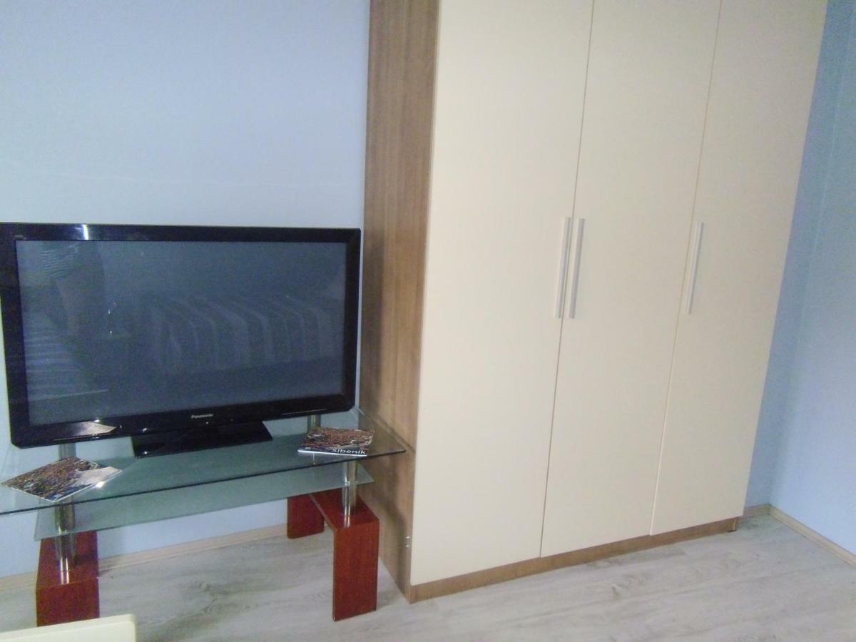 Apartman Sara Lägenhet Šibenik Exteriör bild