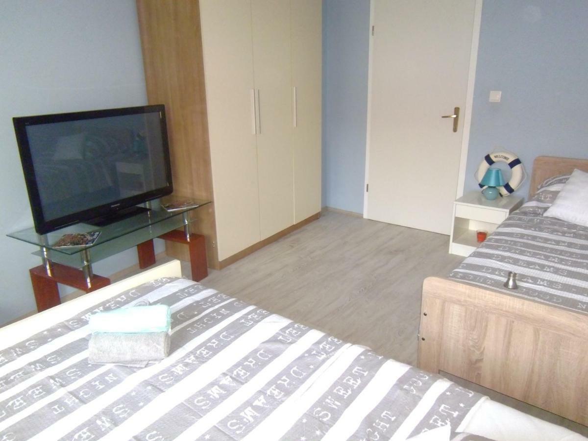 Apartman Sara Lägenhet Šibenik Exteriör bild