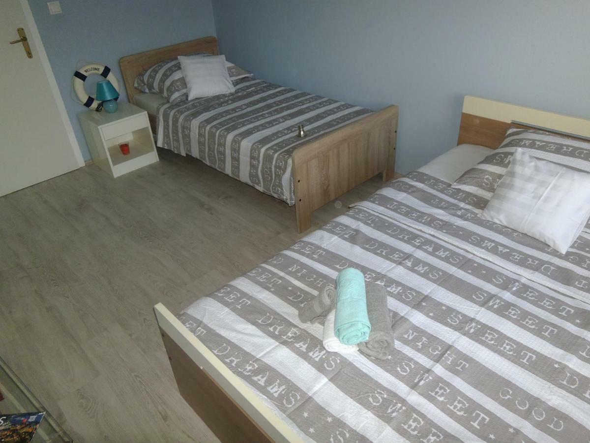 Apartman Sara Lägenhet Šibenik Exteriör bild