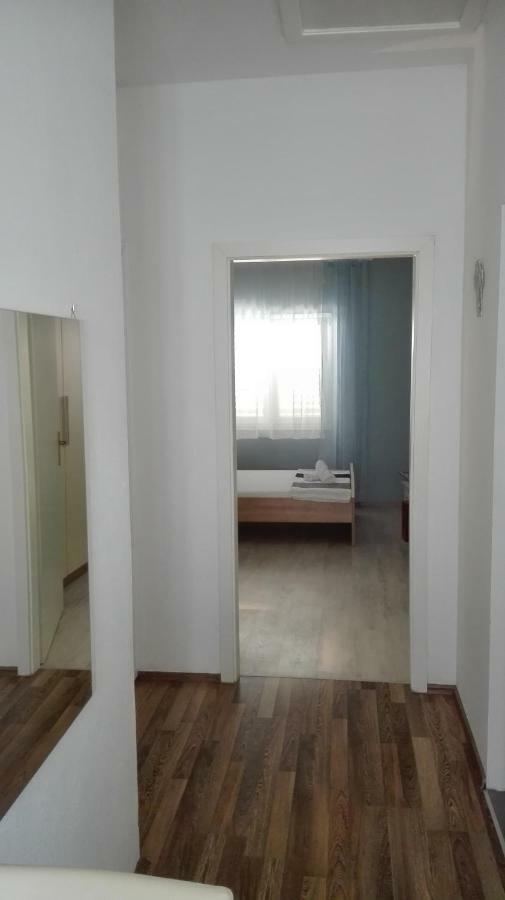 Apartman Sara Lägenhet Šibenik Exteriör bild