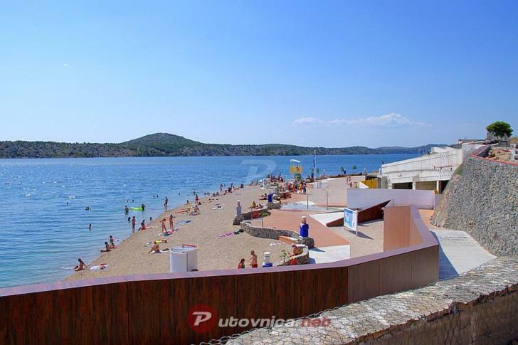 Apartman Sara Lägenhet Šibenik Exteriör bild