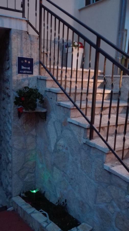 Apartman Sara Lägenhet Šibenik Exteriör bild