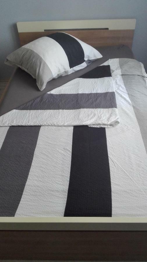 Apartman Sara Lägenhet Šibenik Exteriör bild